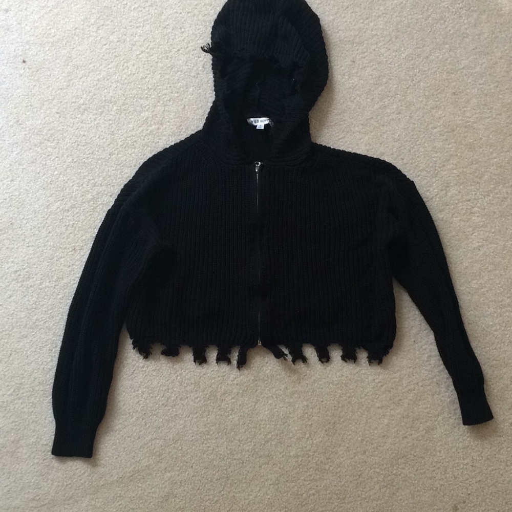 Cropped Black knit hoodie!